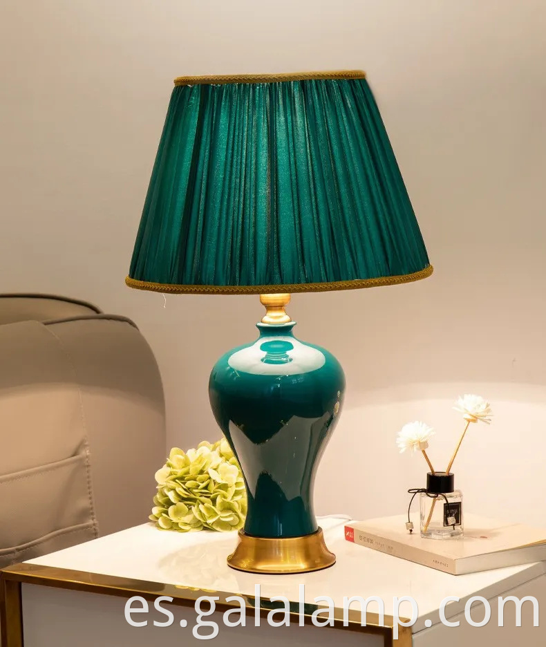 Lámpara de mesa de cerámica verde moderna lámpara de mesa decorativa del palacio